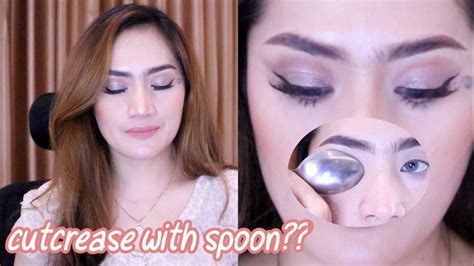 Eyeshadow Pakai Sendok Viral Di Tiktok Cobain Yu Cutcrease With Spoon