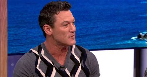 Luke Evans Wows Fans As He Reveals Staggering 17lb Weight Loss In 10 Weeks Mirror Online