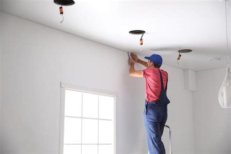 The Top 3 Considerations When Hiring A Handyman For Small Projects