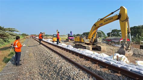 Kai Daop Cirebon Permohonan Maaf Atas Terganggunya Perjalanan Kereta