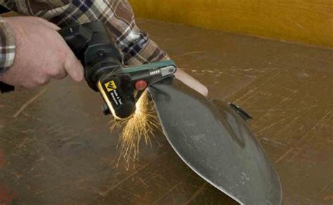 Устройство для заточки стамесок, ножей, рубанков и садовых инструментов