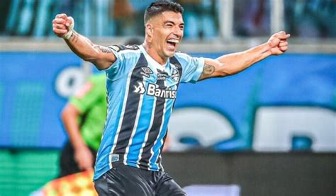 Espetacular Suárez fica impressionado seu primeiro Grenal