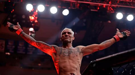 Charles Oliveira Survives Late Scare To Beat Michael Chandler At Ufc