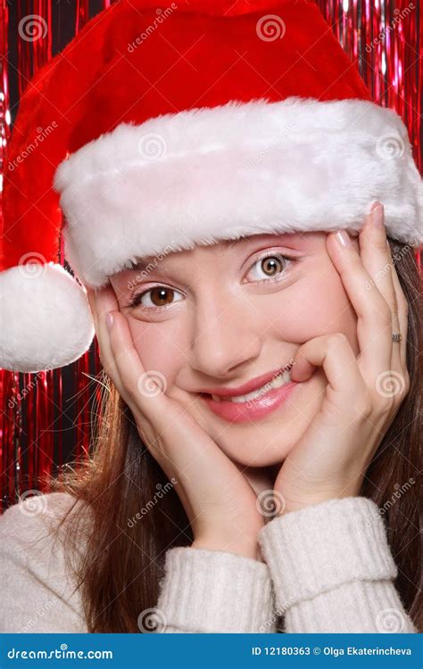 Jolie Fille Dans Le Chapeau De Santa Image Stock Image Du Heureux