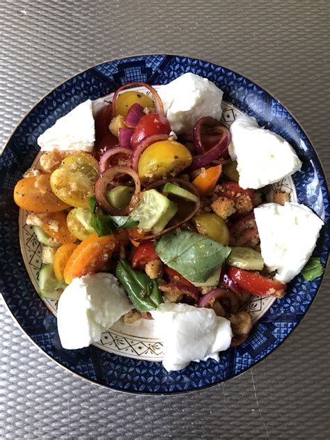 [Homemade] Panzanella with mozzarella bufala : r/food