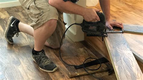 Best Way To Install Laminate Flooring With Basic Tools Tap End Joint