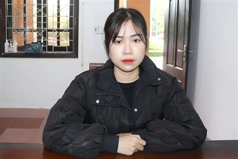 B T Hot Girl L M Gi H Ng Tr M B H S Chi M O T H N T Ng Voz