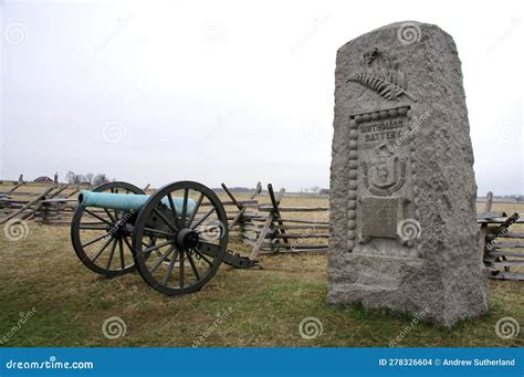 Ninth Mass Battery Monument On Gettysburg Battlefield With Civil War Cannons Gettysburg Pa