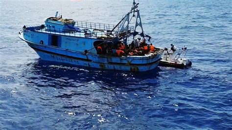 Scores drown after migrant boat capsizes off Egyptian coast