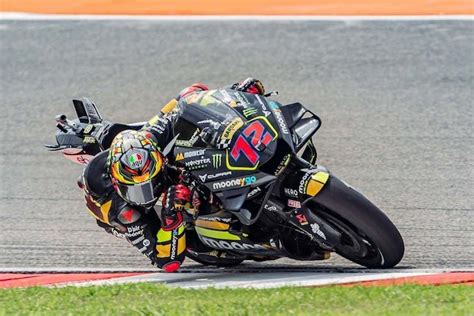 Pembalap Mooney VR46 Racing Team Marco Bezzecchi Rebut Pole Position