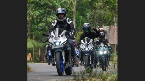 Yra Gelar Coaching Clinic Di Berbagai Kota Blu Cru Riding Experience