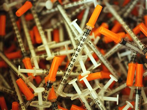 Give under-18 steroid users clean syringes, says NICE | The Independent