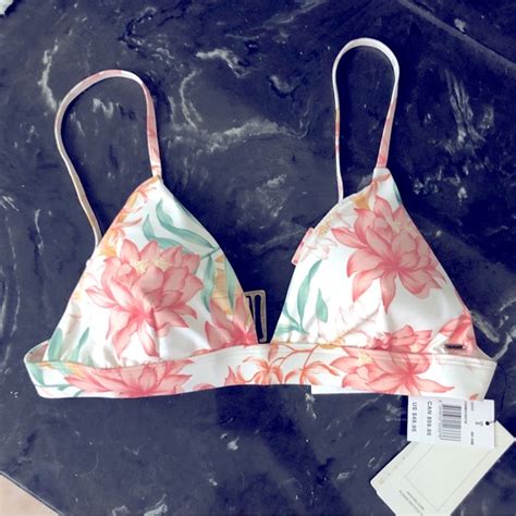 Rip Curl Swim Nwt Rip Curl Bikini Top White Floral Small Poshmark