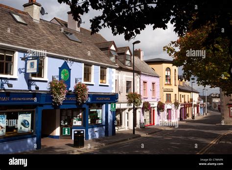 Ireland, Co Wicklow, Wicklow town centre, Fitzwilliam Square, Tourist ...