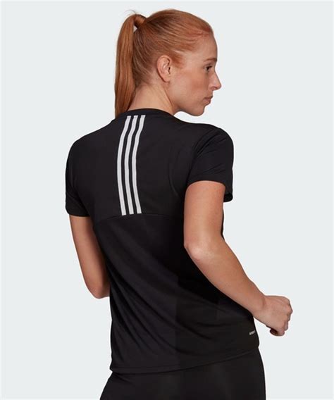 adidasアディダスのAEROREADY デザインド トゥ ムーブ 3ストライプス スポーツ 半袖Tシャツ AEROREADY