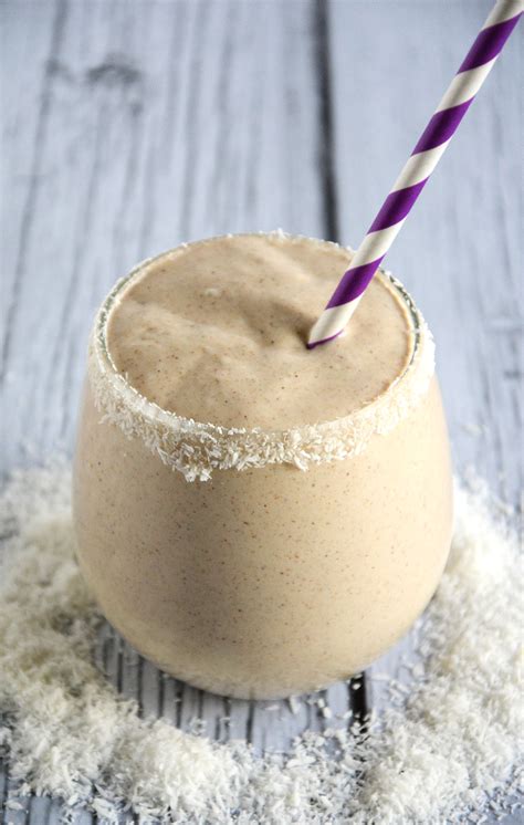 Coconut, Vanilla & Almond Butter Smoothie