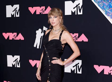 Mtv Video Music Awards 2023 Taylor Swift In Versace Tom Lorenzo