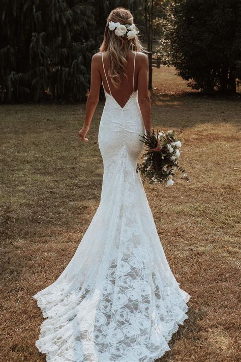Clo Gown | Lace Wedding Dress | Made to Order Standard | Wedding