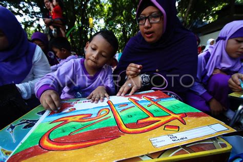 Lomba Mewarnai Kaligrafi Antara Foto