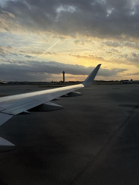 Hidden greeting card shops near me that have unique gifts 10