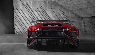 Arriba 55+ imagen lamborghini aventador rojo - Abzlocal.mx