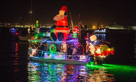 Mission Bay Christmas Boat Parade of Lights - San Diego, CA - Kid f ...