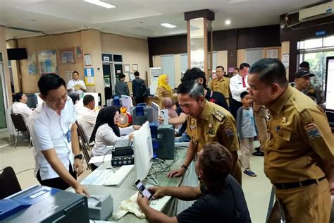 Hari Pertama Masuk Kerja Pasca Cuti Lebaran Ratu Dewa Sidak Kantor