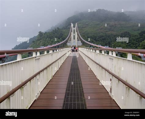 El puente aéreo de Taiping en Chiayi Taiwán Este puente colgante a