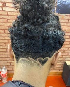 9 ideas de Greca corazón fade grecas en el pelo diseños de cabello