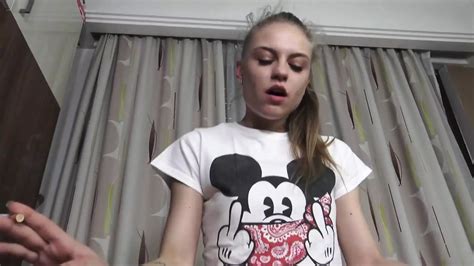 Teenie Dildo Reiten Und Rauchen Xhamster