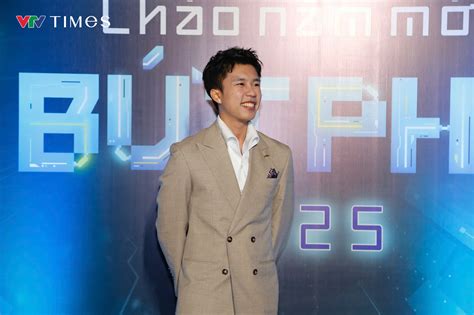 Dàn diễn viên MC hot dự thảm đỏ VTV Awards