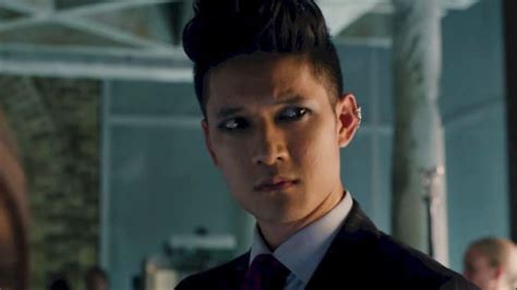 Magnus Bane - Shadowhunters - TV Fanatic