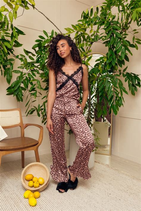 Pijama Longo Onça Estampado Oui Lingerie Peças feitas à mão muito amor e carinho