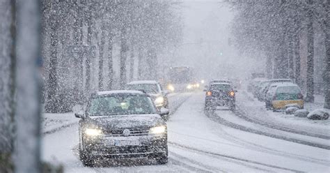 Schneeschauer und Glätte sorgen für mehrere Unfälle im Kreis Paderborn