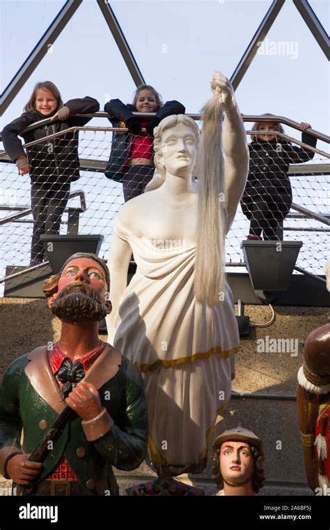 Ships Figureheads Hi Res Stock Photography And Images Alamy