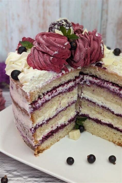 Semi Naked Cake With Black Currants And White Chocolate