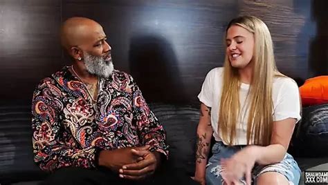 Nesty sehnt sich nach interracial Sex nach Opas großem Schwanz xHamster