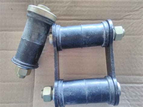 СЕРЬГИ РЕССОРЫ с ВТУЛКАМИ ГАЗ 24, 31032, 3110, 31105, ВОЛГА , НА ОДНУ ...