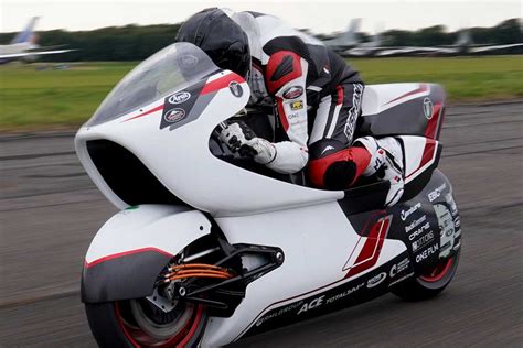 Электрический байк WMC250EV попробуют разогнать свыше 400 км/ч