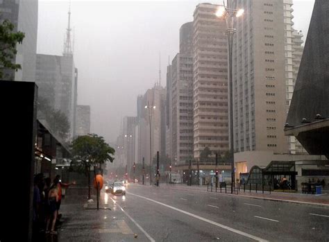 Mudan As Vista Forte Frente Fria Provoca Chuva E Frio Em Sp Climatempo