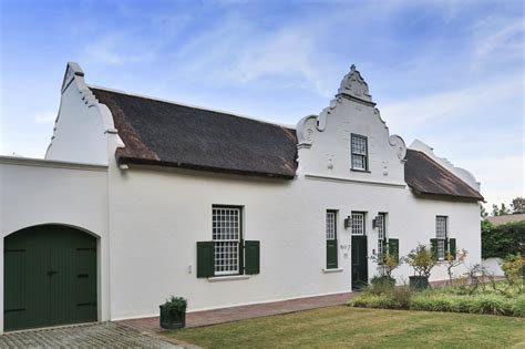 Cape Dutch Houses On Church Square Cape Winelands Audio Guide App