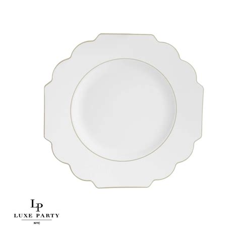 Scalloped White 8" Plastic Plates | 10 Pack