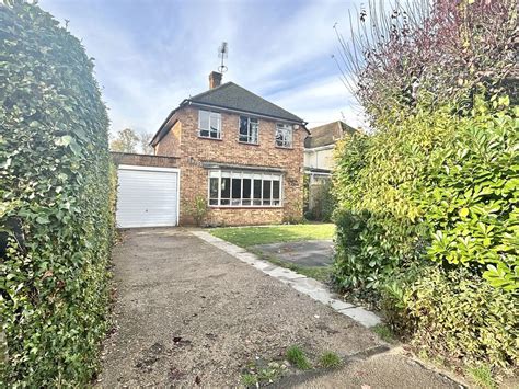 3 Bed Detached House For Sale In Maidenhead Road Cookham Maidenhead