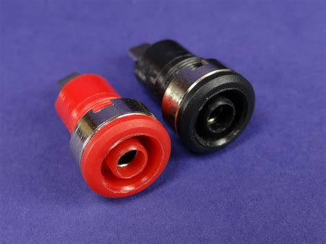 Einbau Buchse für Bananenstecker Laborstecker 4mm Rot und Schwarz EB01