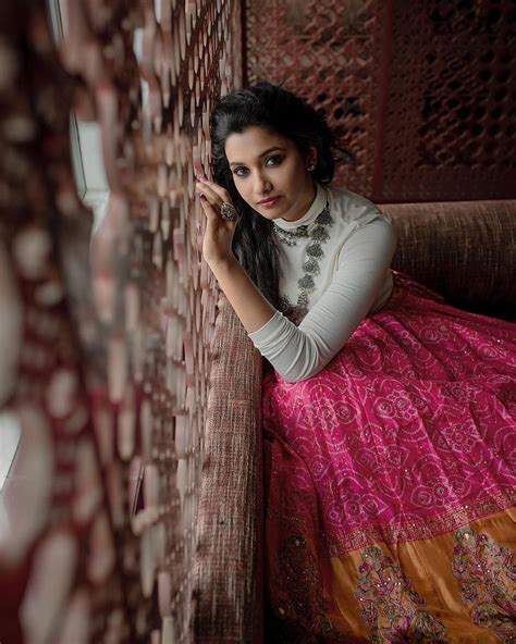 Priya Bhavani Shankar Fashion Design Flash Graphy Hd Phone Wallpaper