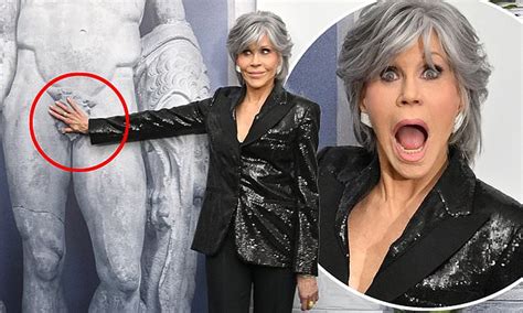 Jane Fonda Gropes A Naked Portrait At New York Premiere Of Book Club The Next Chapter