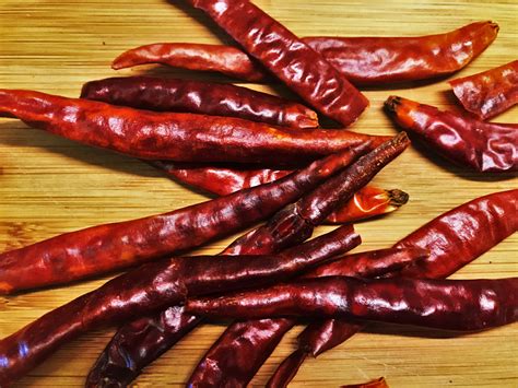 De Arbol Whole Dried Stemless Chilli Pods Medium Hot 100g