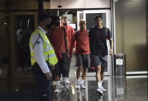 Flamengo Desembarca No Rio De Janeiro Ap S Derrota Nos P Naltis Para O