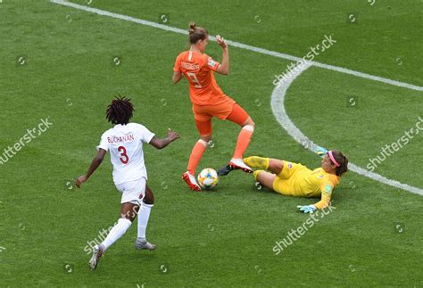 Vivianne Miedema Netherlands Tackled By Goalkeeper Editorial Stock ...