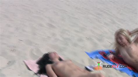 Sensual Nude Beach Girl Gets Fapcat